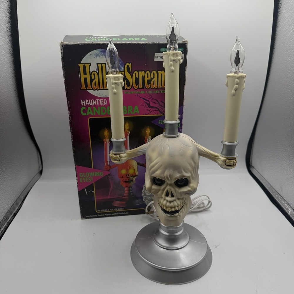 HallowScream Haunted Candelabra Flickering‎ Candles Glow Eyes 1994 Trendmasters